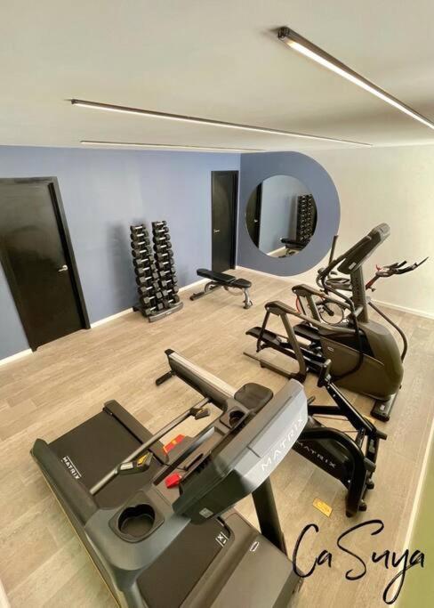 Casuya Airali Apartments With Heated Pool, Gym In City Center グアテマラシティ エクステリア 写真