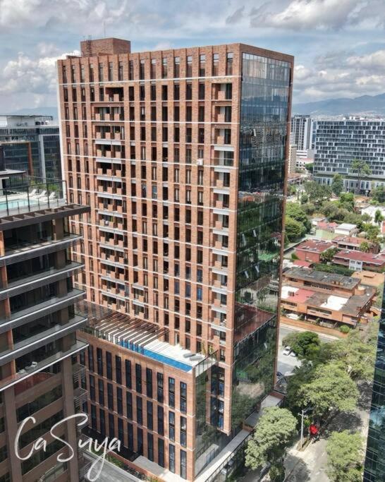 Casuya Airali Apartments With Heated Pool, Gym In City Center グアテマラシティ エクステリア 写真
